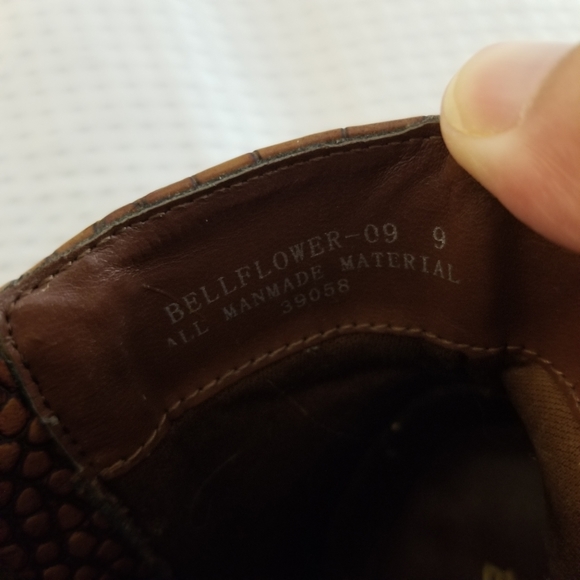 Faux Alligator Skin Pointed Toe Ankle Boots - Picture 6 of 8